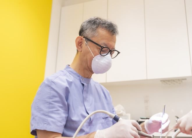 東京駅（京橋駅）徒歩2分の歯医者、精密根管治療、村岡歯科医院の入れ歯治療